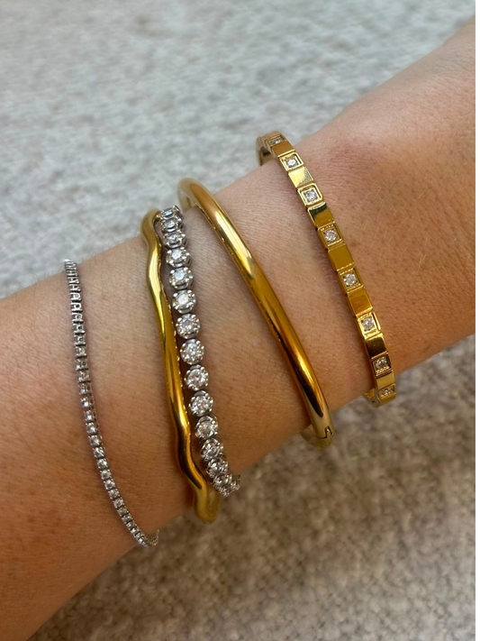 By Nicola Willow Bangle in Gold