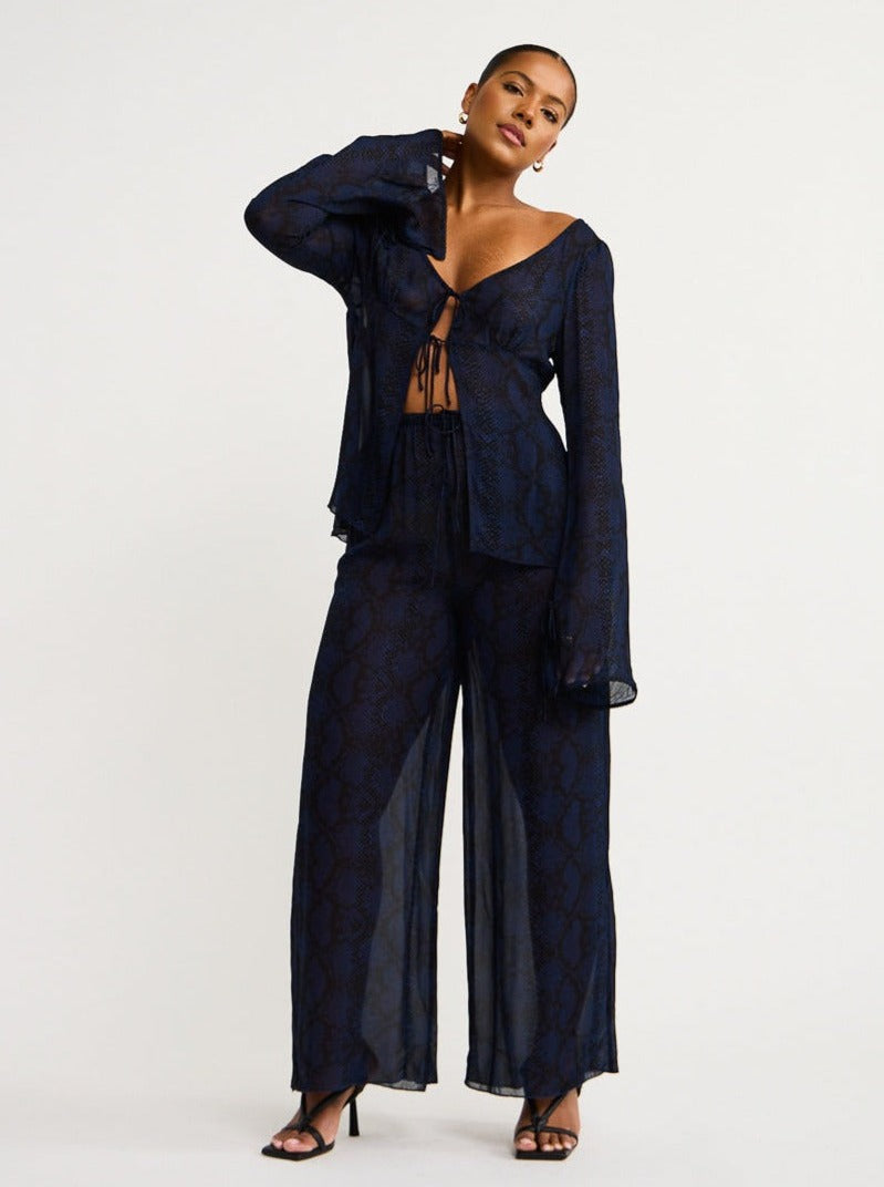 Isabelle Quinn Salome Drawstring Pant in Sapphire Snake – Coco & Lola