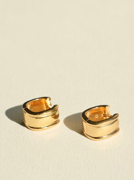 Brie Leon Clasica Huggie Hoop Earrings in Gold