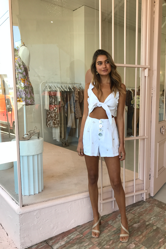 Carver Coquette Tie Crop in Oyster Palm